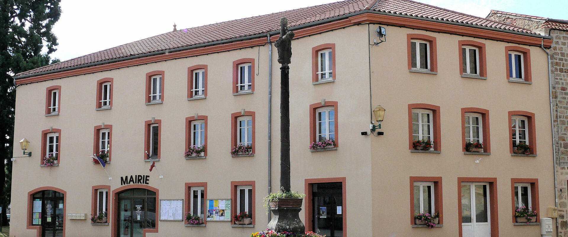 Marchés publics d'Usson-en-Forez